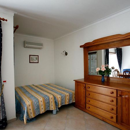 Apartamentos Coral Do Vau Портиман Екстериор снимка