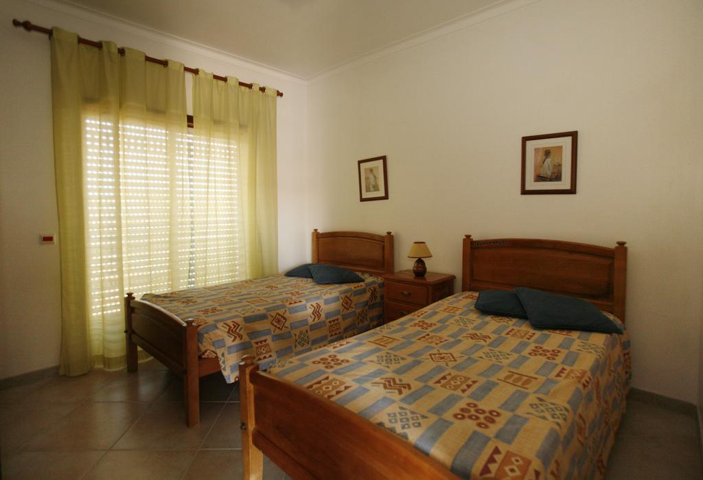 Apartamentos Coral Do Vau Портиман Стая снимка