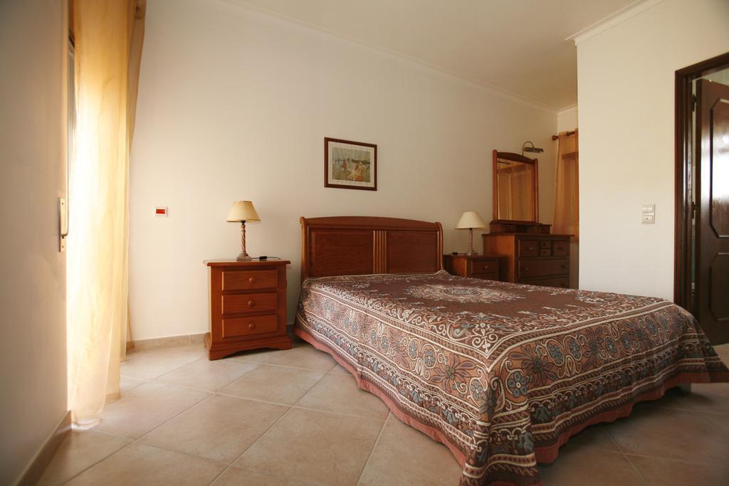 Apartamentos Coral Do Vau Портиман Стая снимка